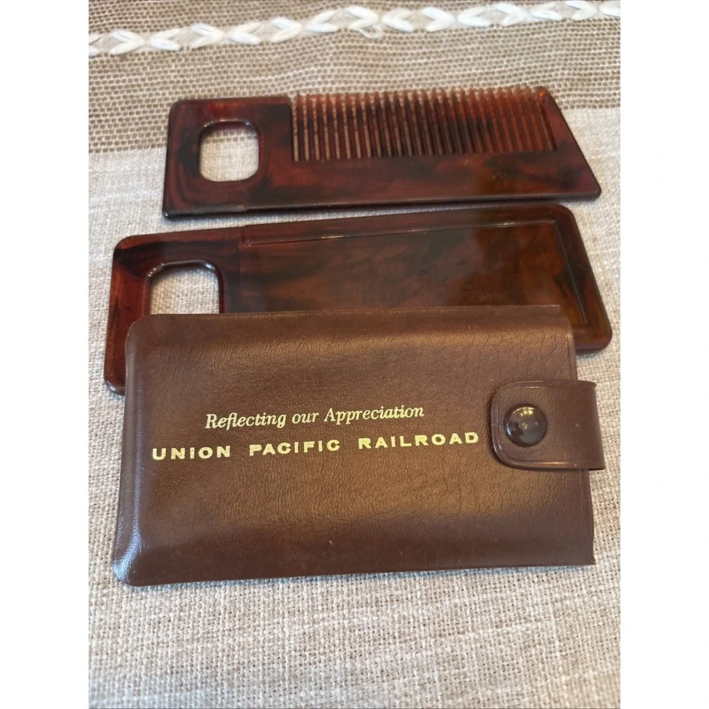 Vintage Union Pacific Railroad Comb and‎ Mirror set